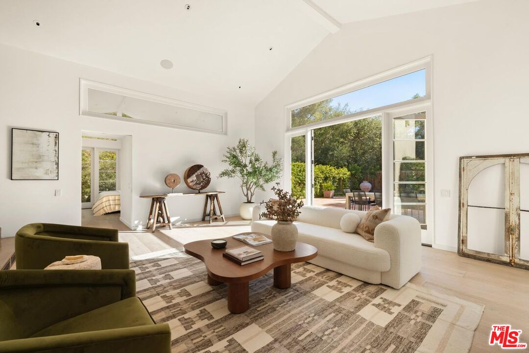 647 Old Topanga Canyon Rd