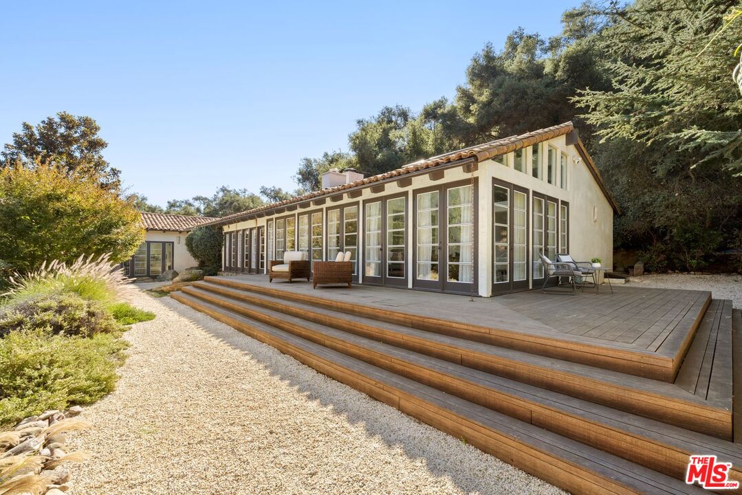 647 Old Topanga Canyon Rd