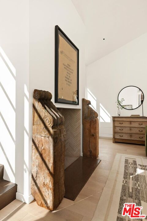 647 Old Topanga Canyon Rd
