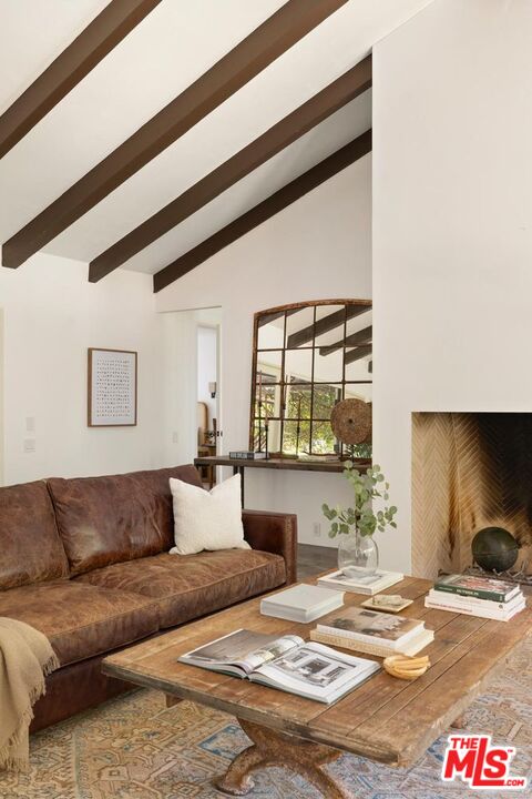 647 Old Topanga Canyon Rd