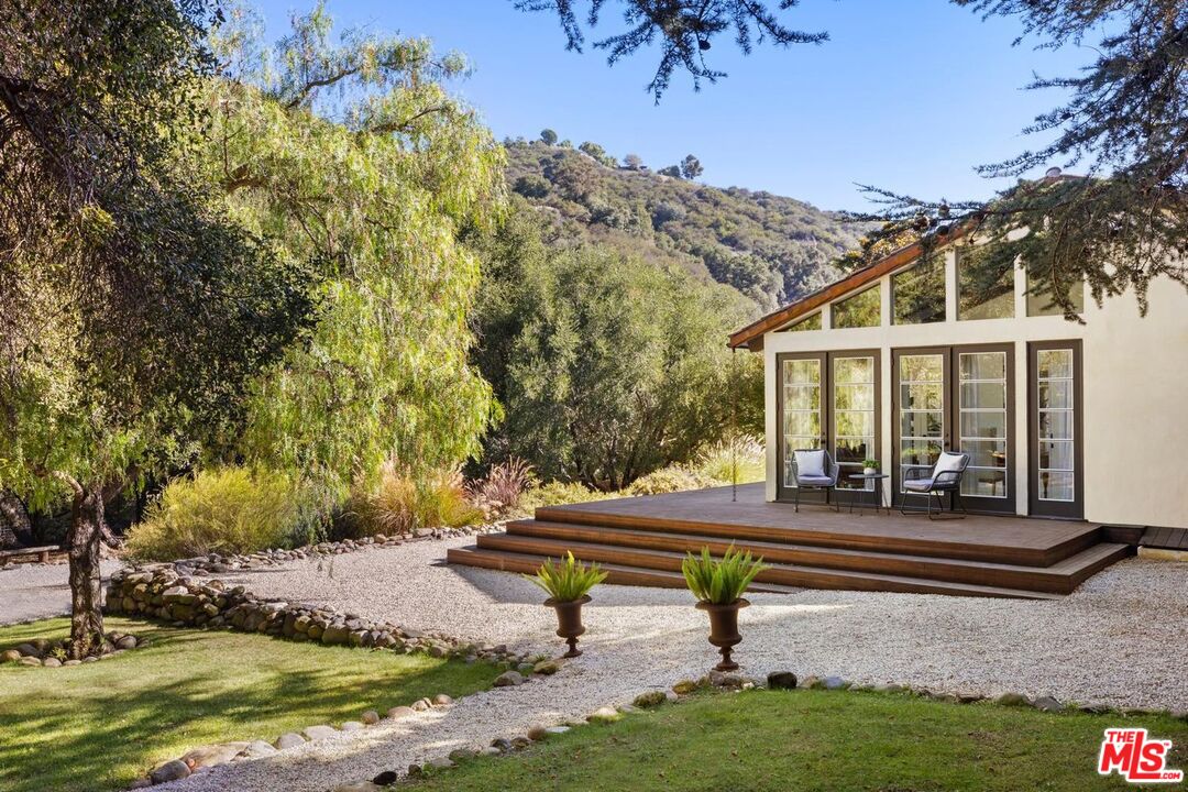 647 Old Topanga Canyon Rd