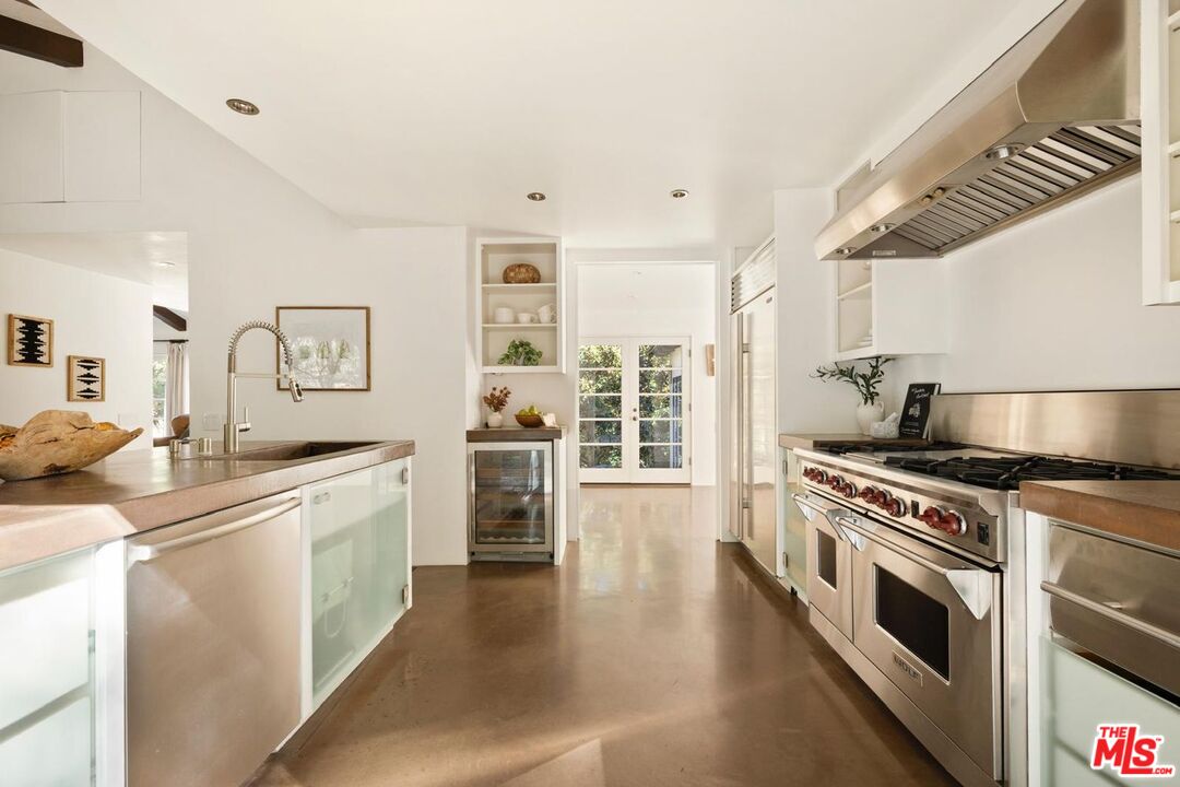 647 Old Topanga Canyon Rd