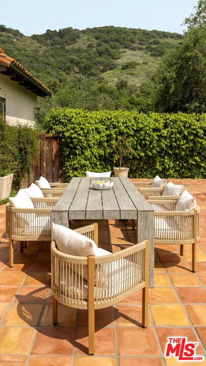 647 Old Topanga Canyon Rd
