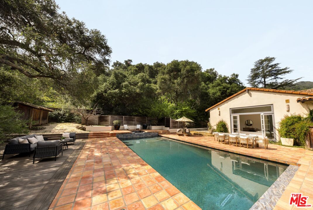 647 Old Topanga Canyon Rd