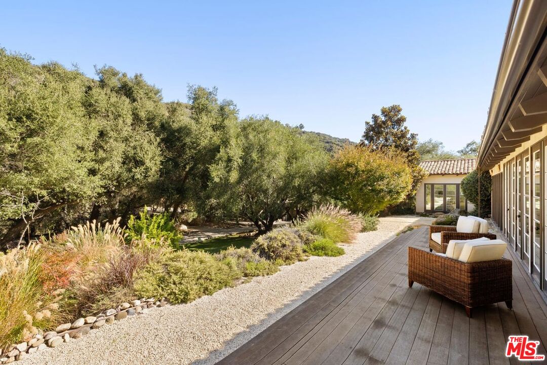 647 Old Topanga Canyon Rd
