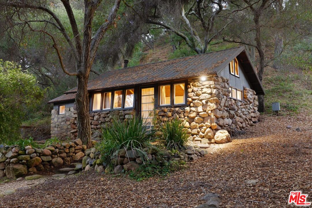 647 Old Topanga Canyon Rd