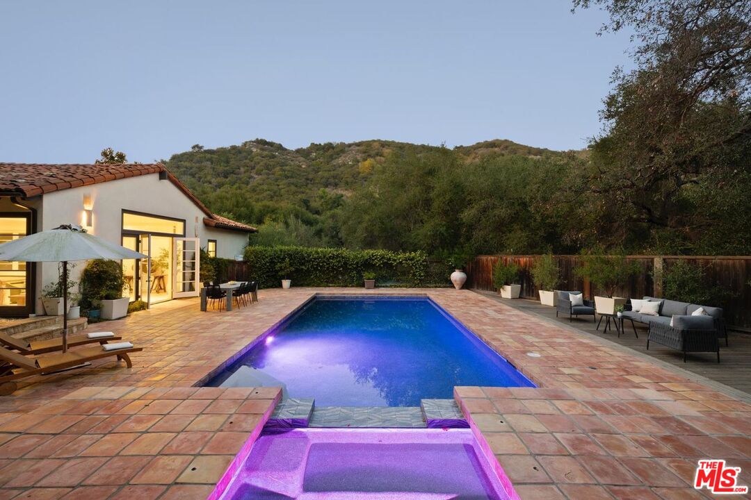 647 Old Topanga Canyon Rd