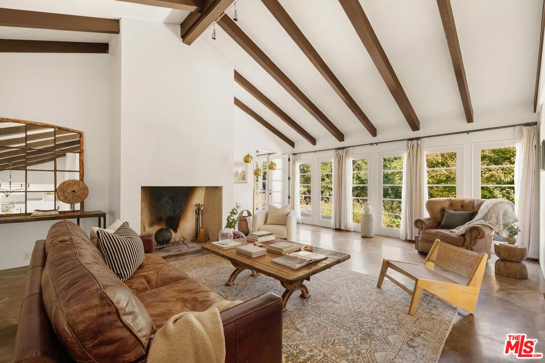 647 Old Topanga Canyon Rd