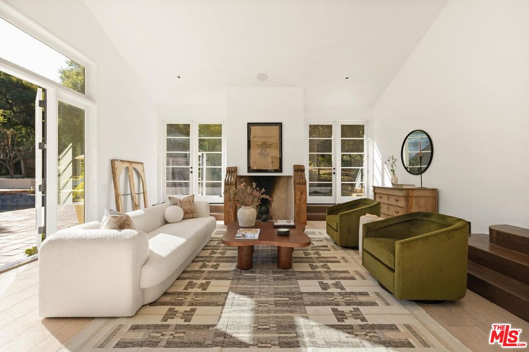 647 Old Topanga Canyon Rd