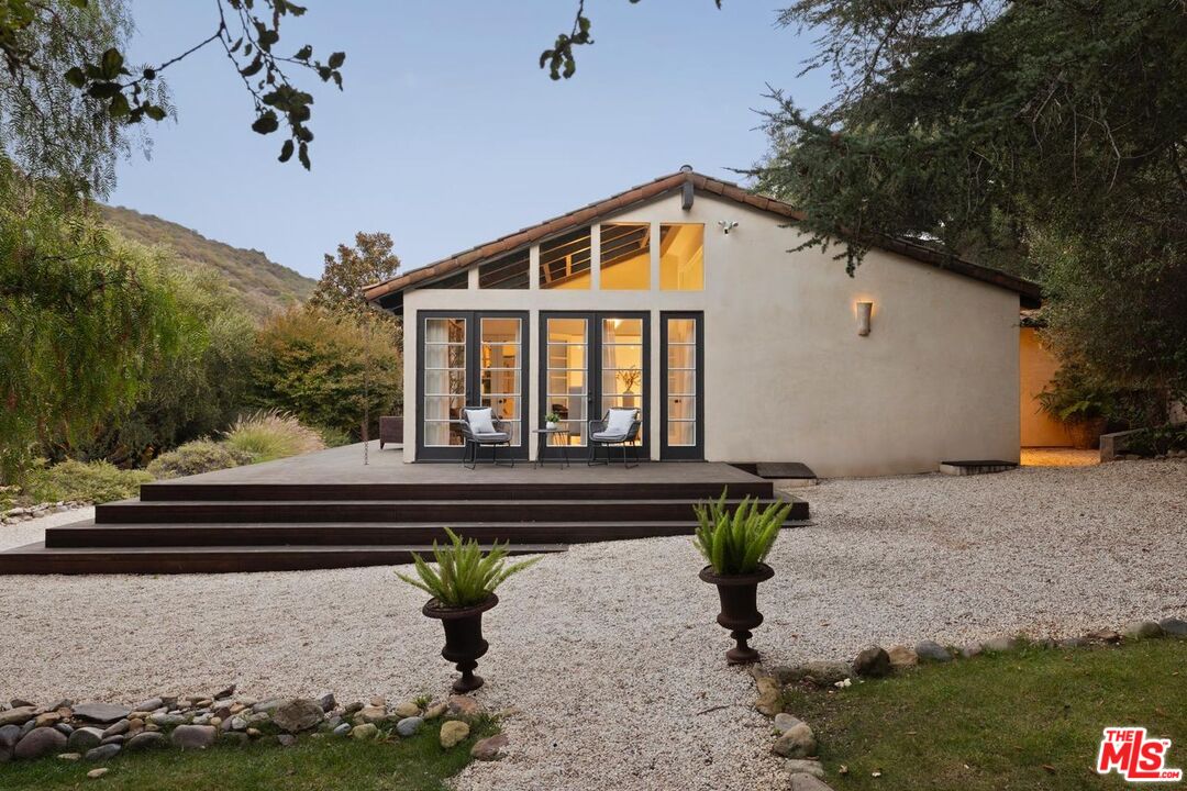 647 Old Topanga Canyon Rd