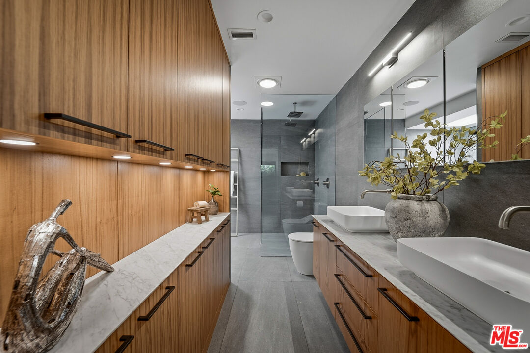 234 S Tower Dr Unit: 4