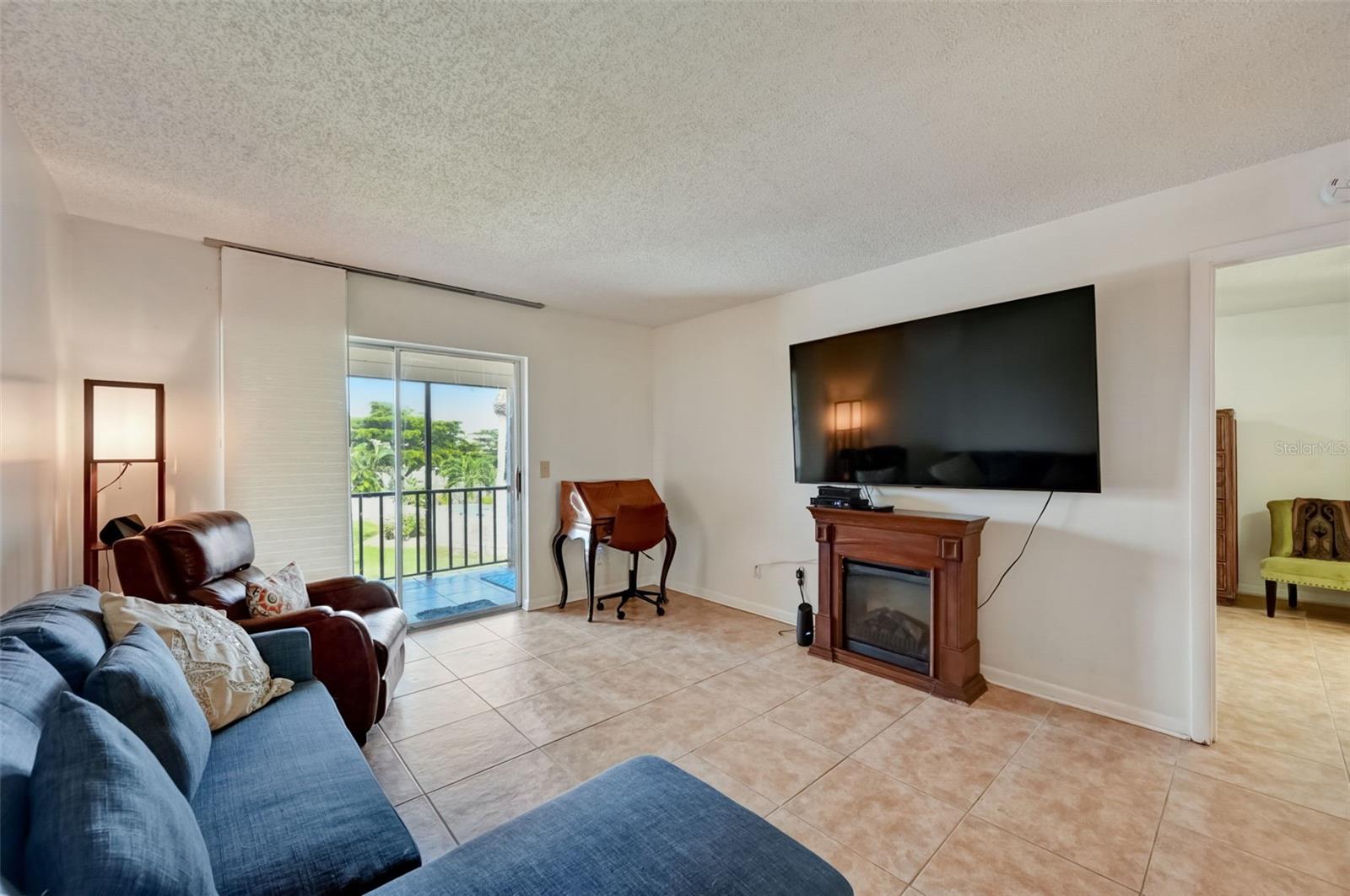 6120 7TH AVE W #6120