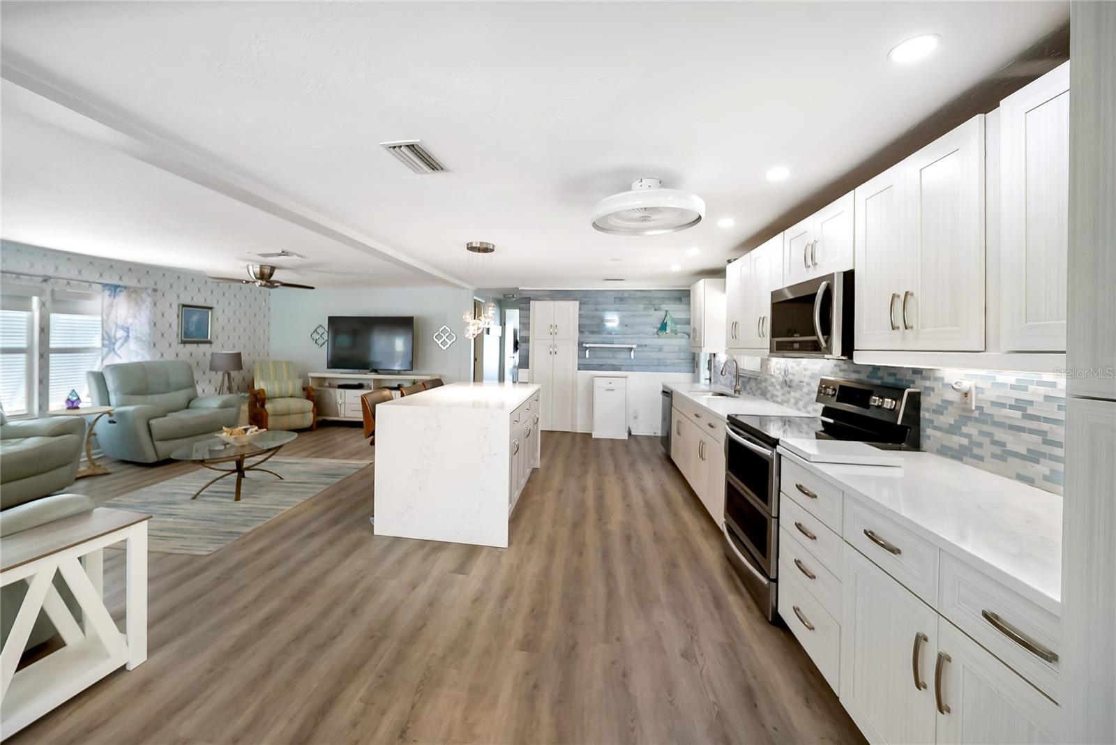 2107 PALMA SOLA BLVD #7
