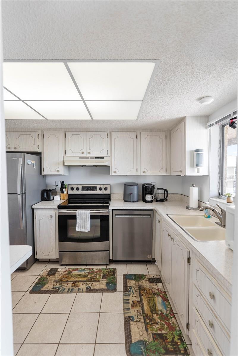 3653 LAKE BAYSHORE DR #503