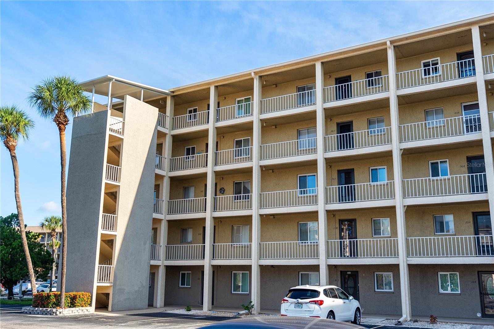 3653 LAKE BAYSHORE DR #503