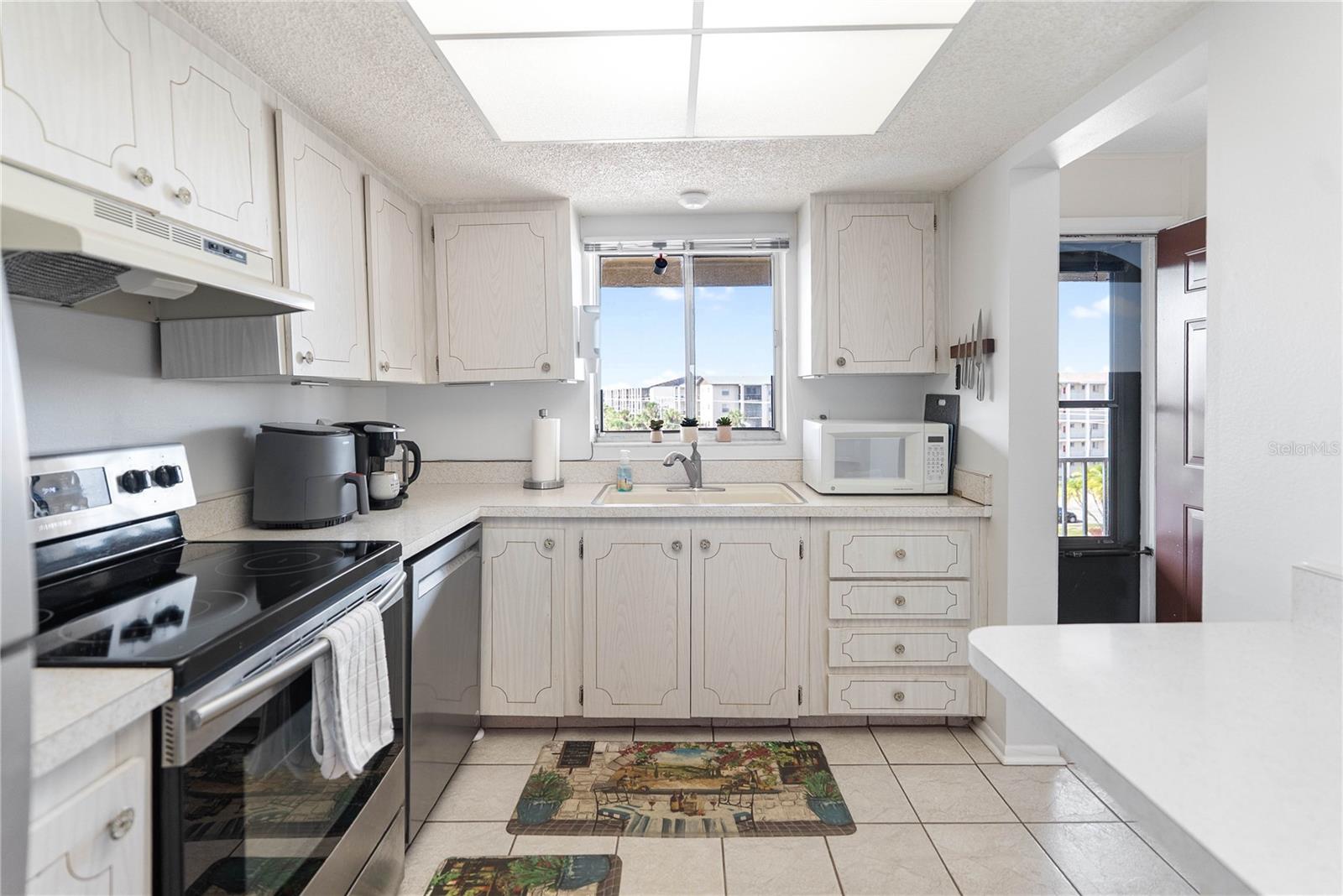 3653 LAKE BAYSHORE DR #503