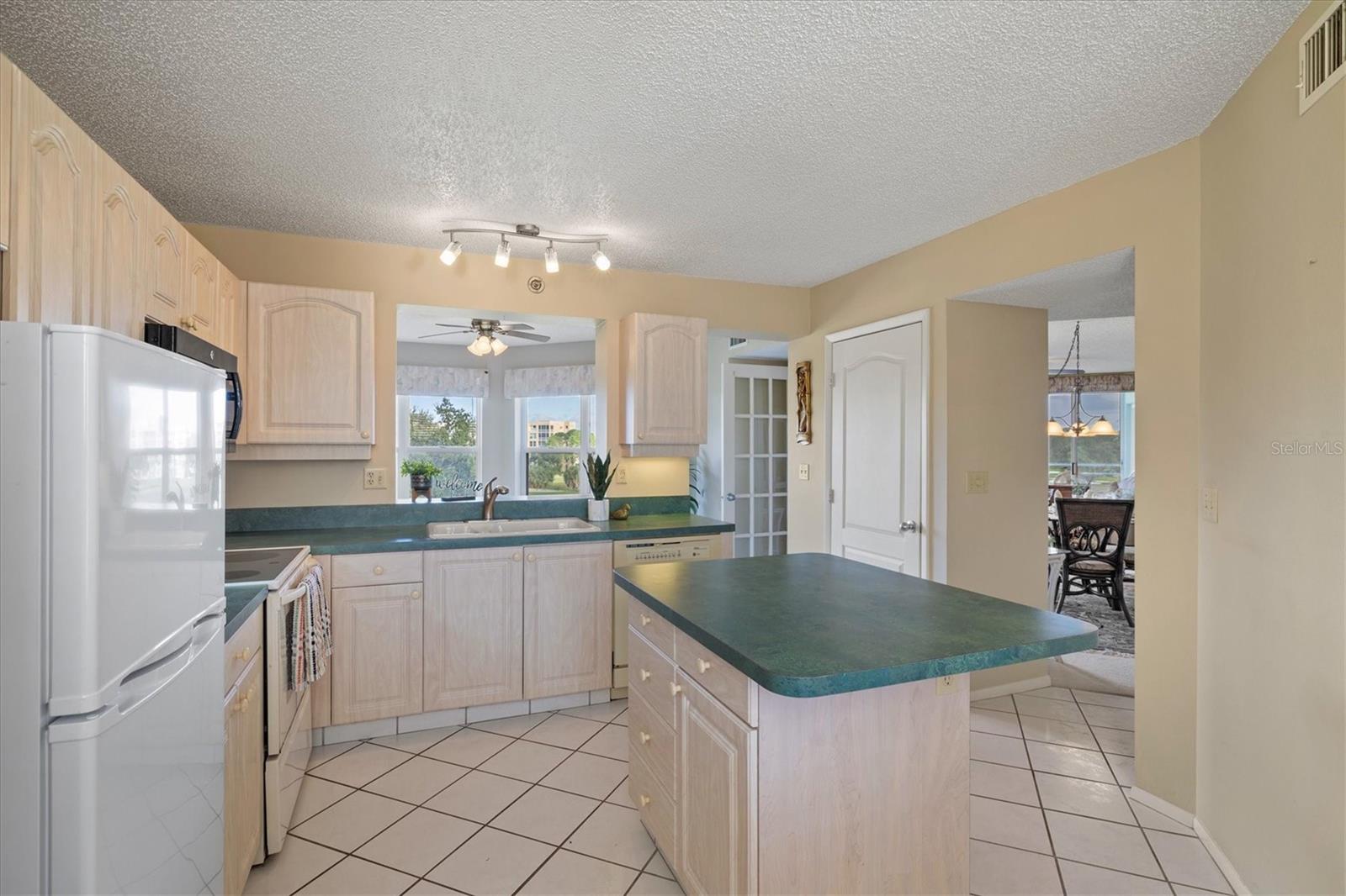 4440 FAIRWAYS BLVD #407