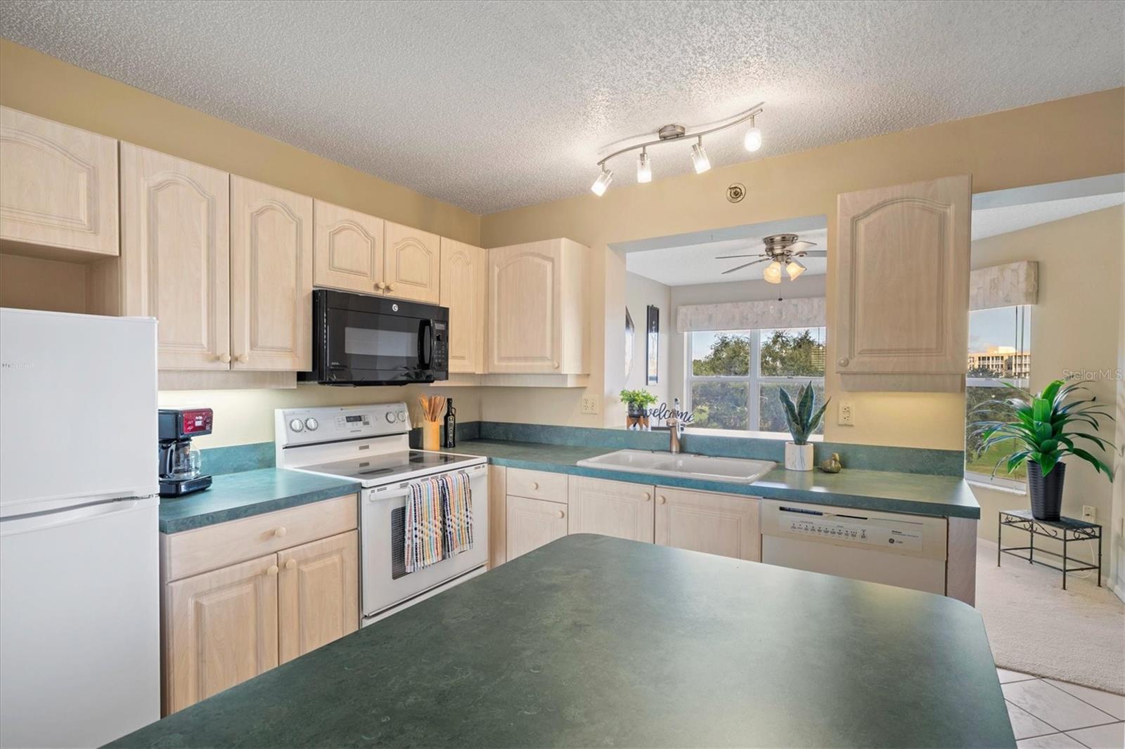 4440 FAIRWAYS BLVD #407