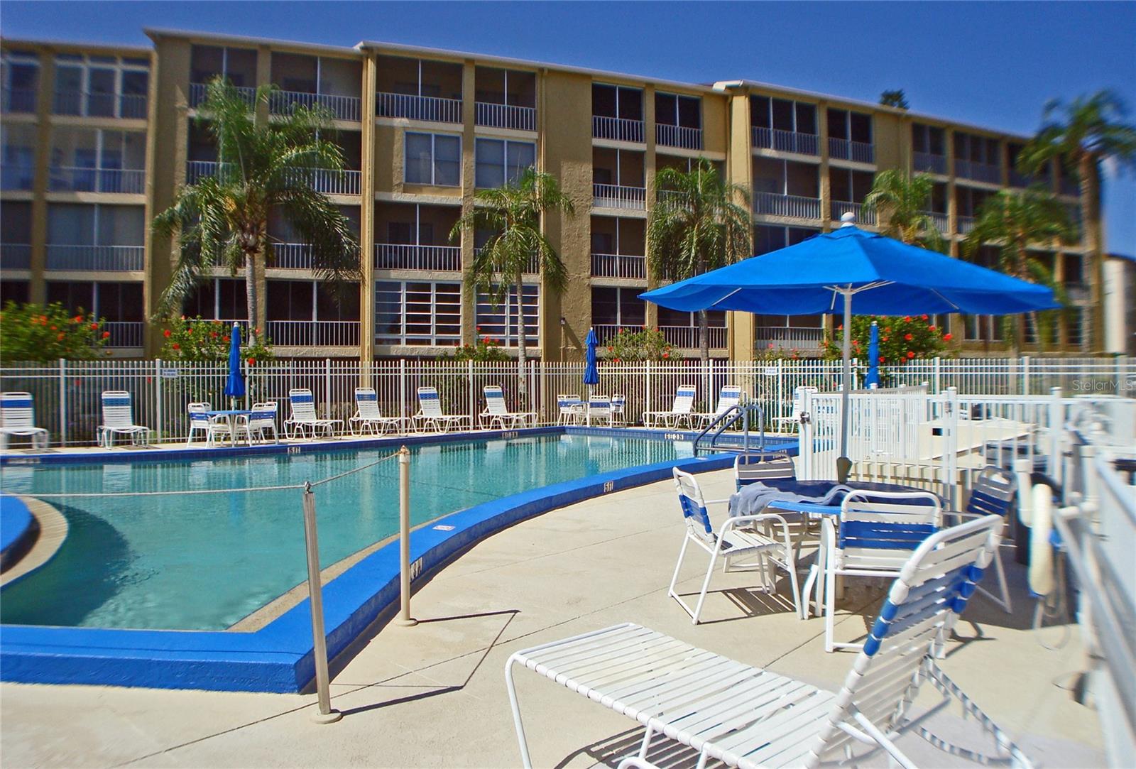 3772 LAKE BAYSHORE DR #K-517