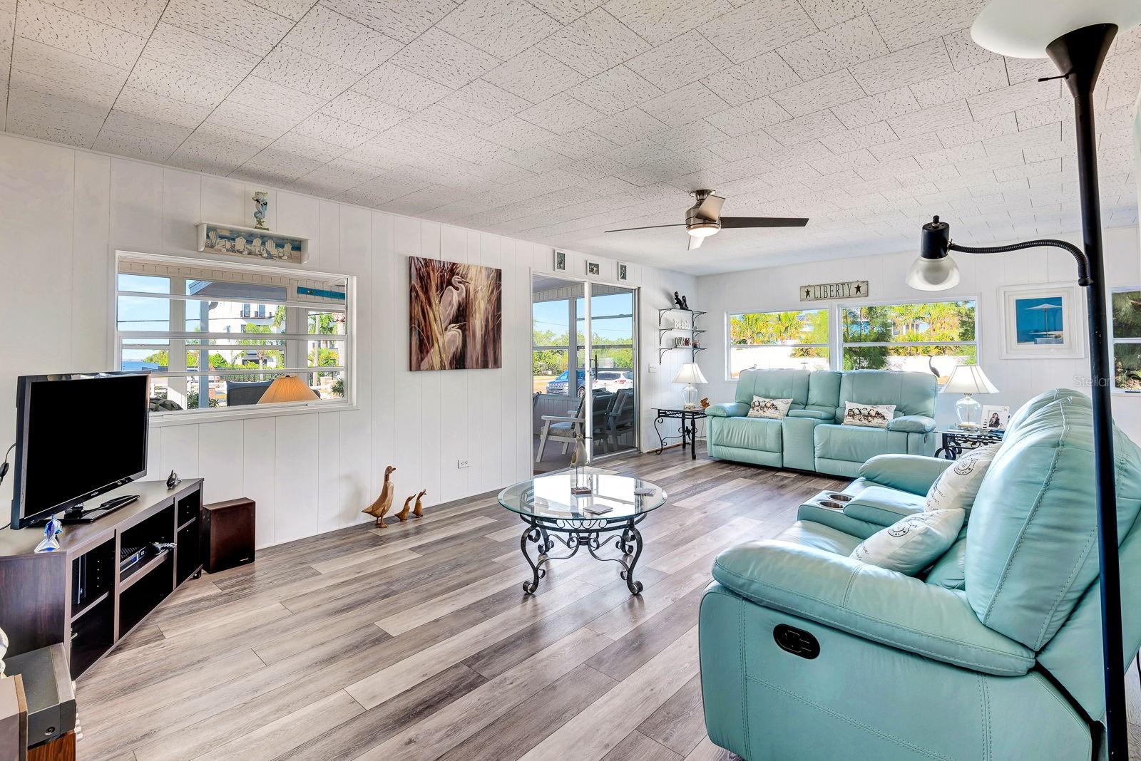 2107 PALMA SOLA BLVD #1