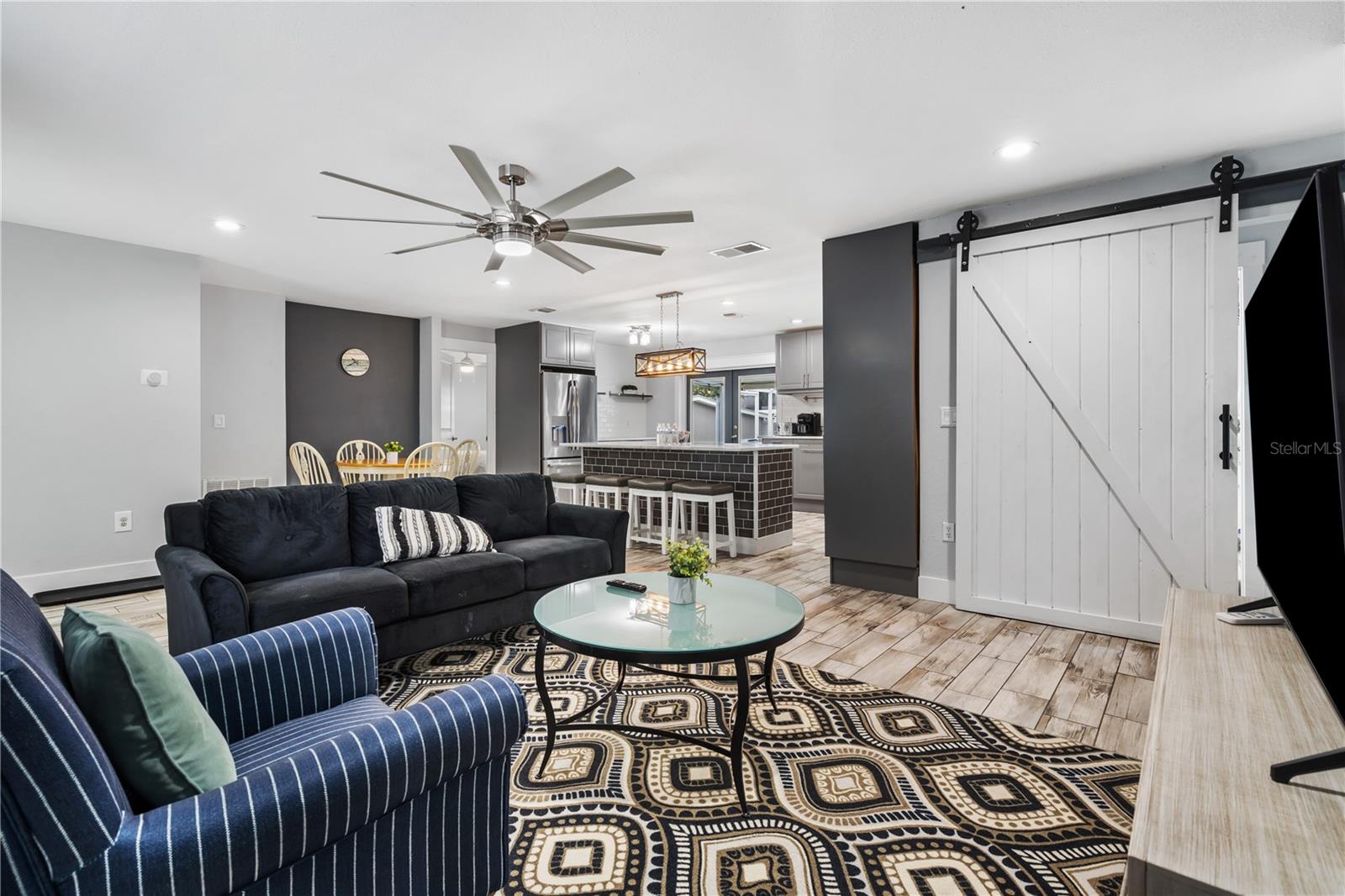 1011 67TH AVENUE DR W