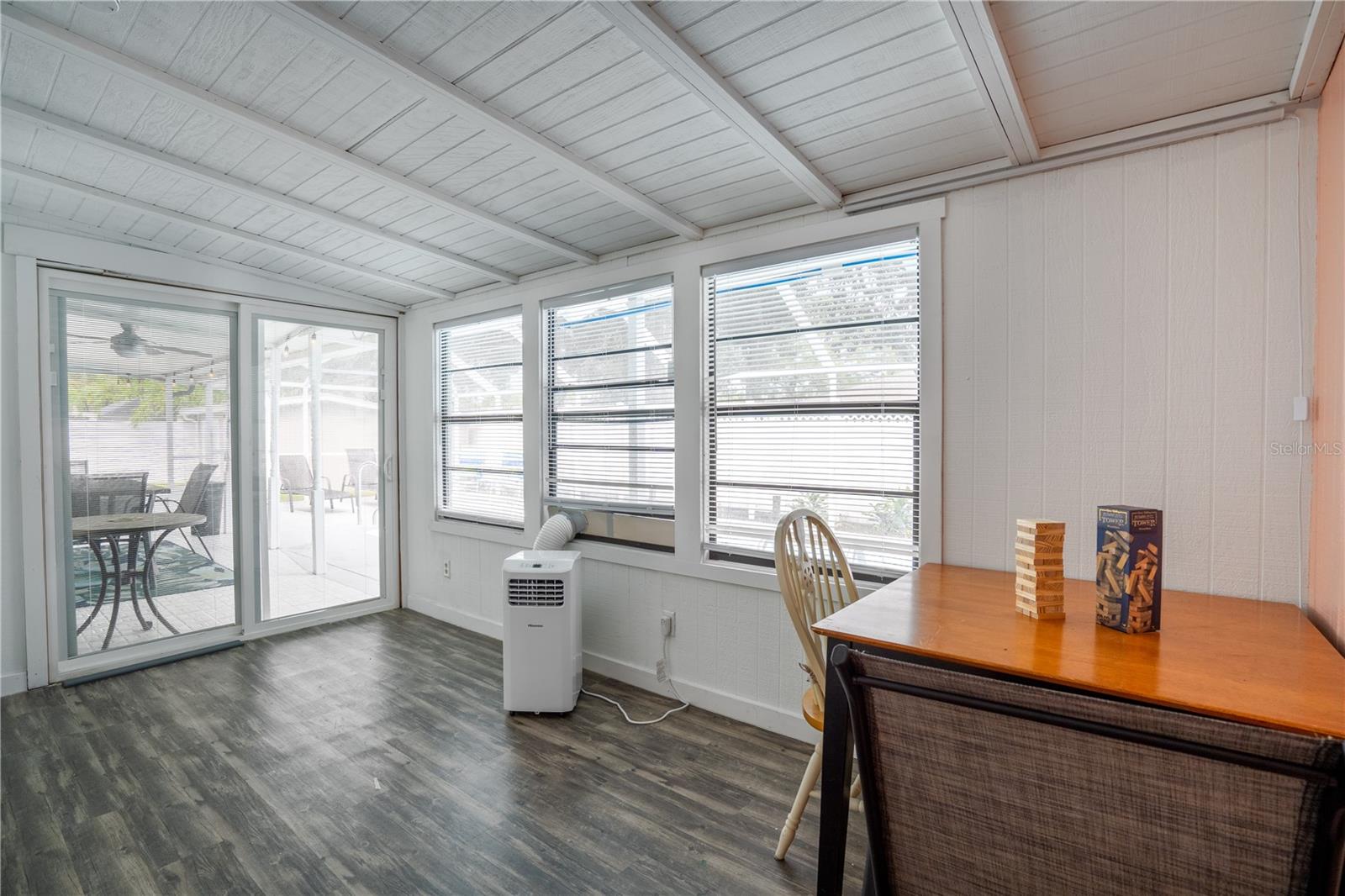 1011 67TH AVENUE DR W