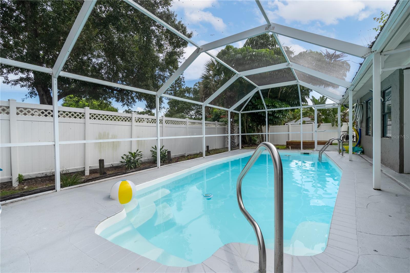 1011 67TH AVENUE DR W