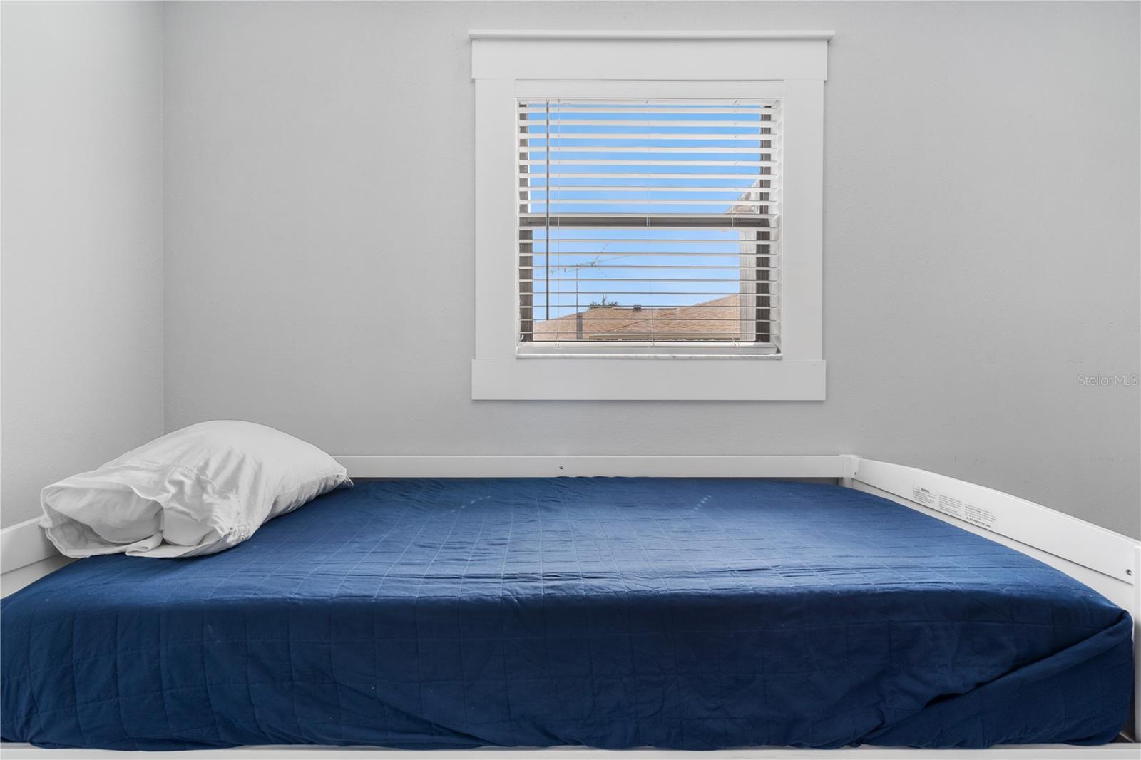 1011 67TH AVENUE DR W