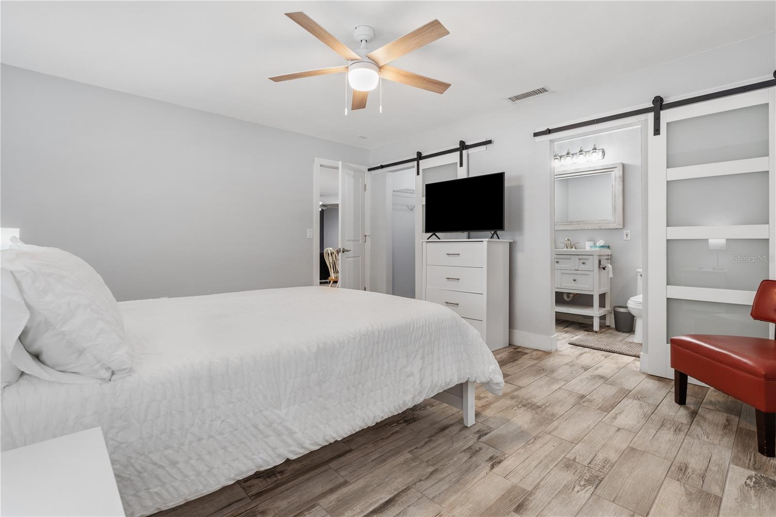 1011 67TH AVENUE DR W