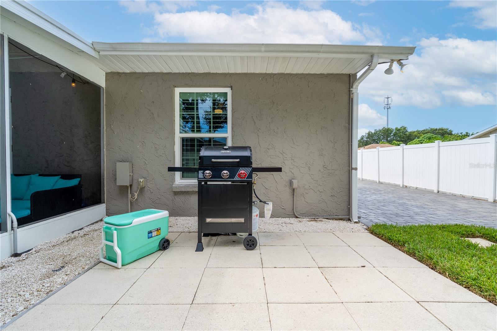 1011 67TH AVENUE DR W