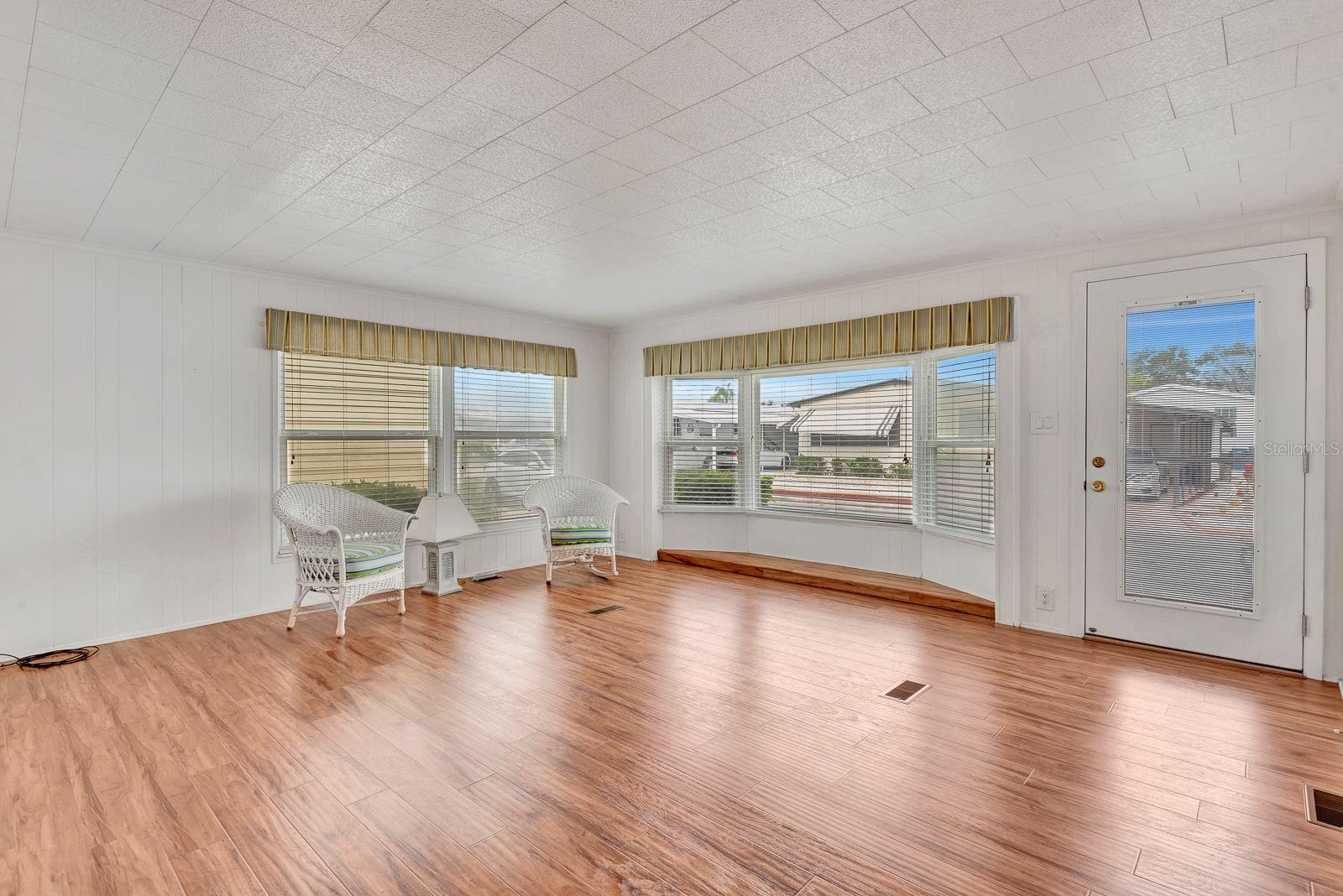 2107 PALMA SOLA BLVD #84