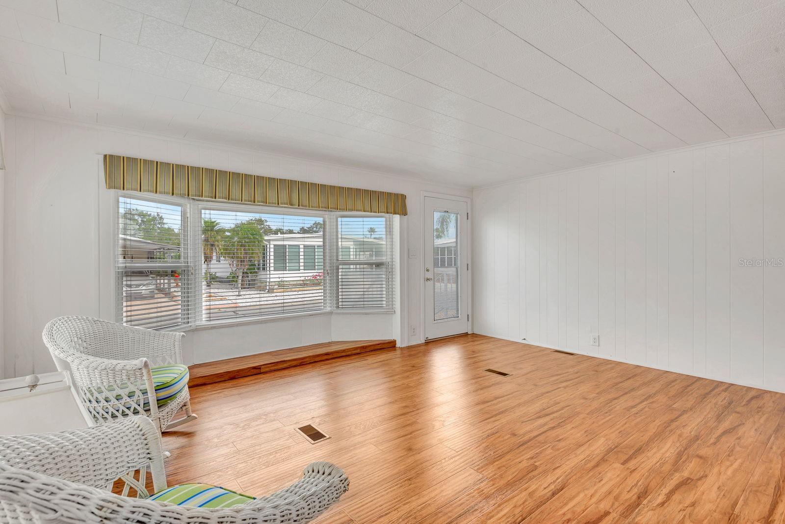 2107 PALMA SOLA BLVD #84