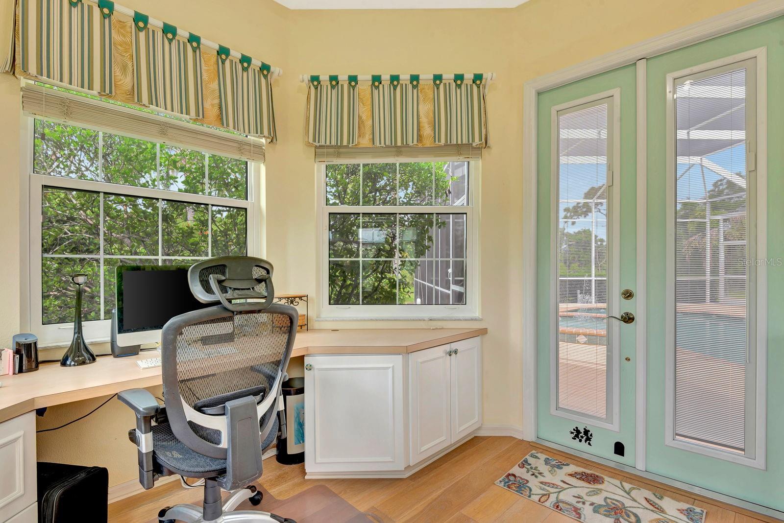 10005 CHERRY HILLS AVENUE CIR