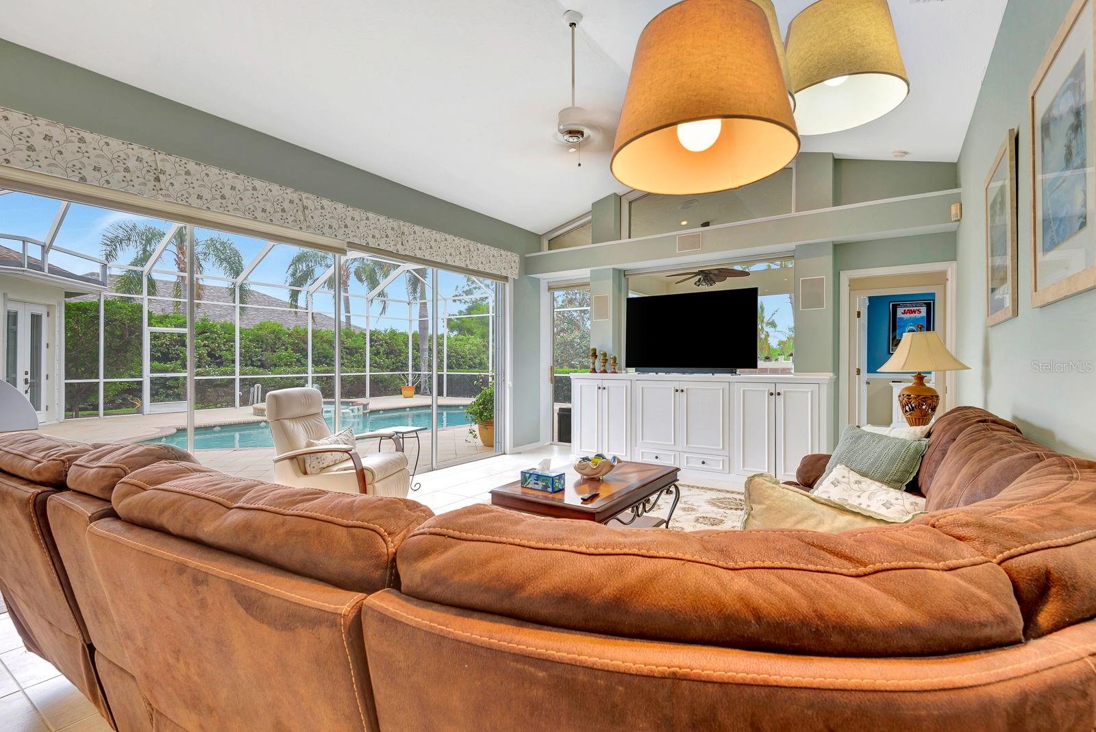 10005 CHERRY HILLS AVENUE CIR