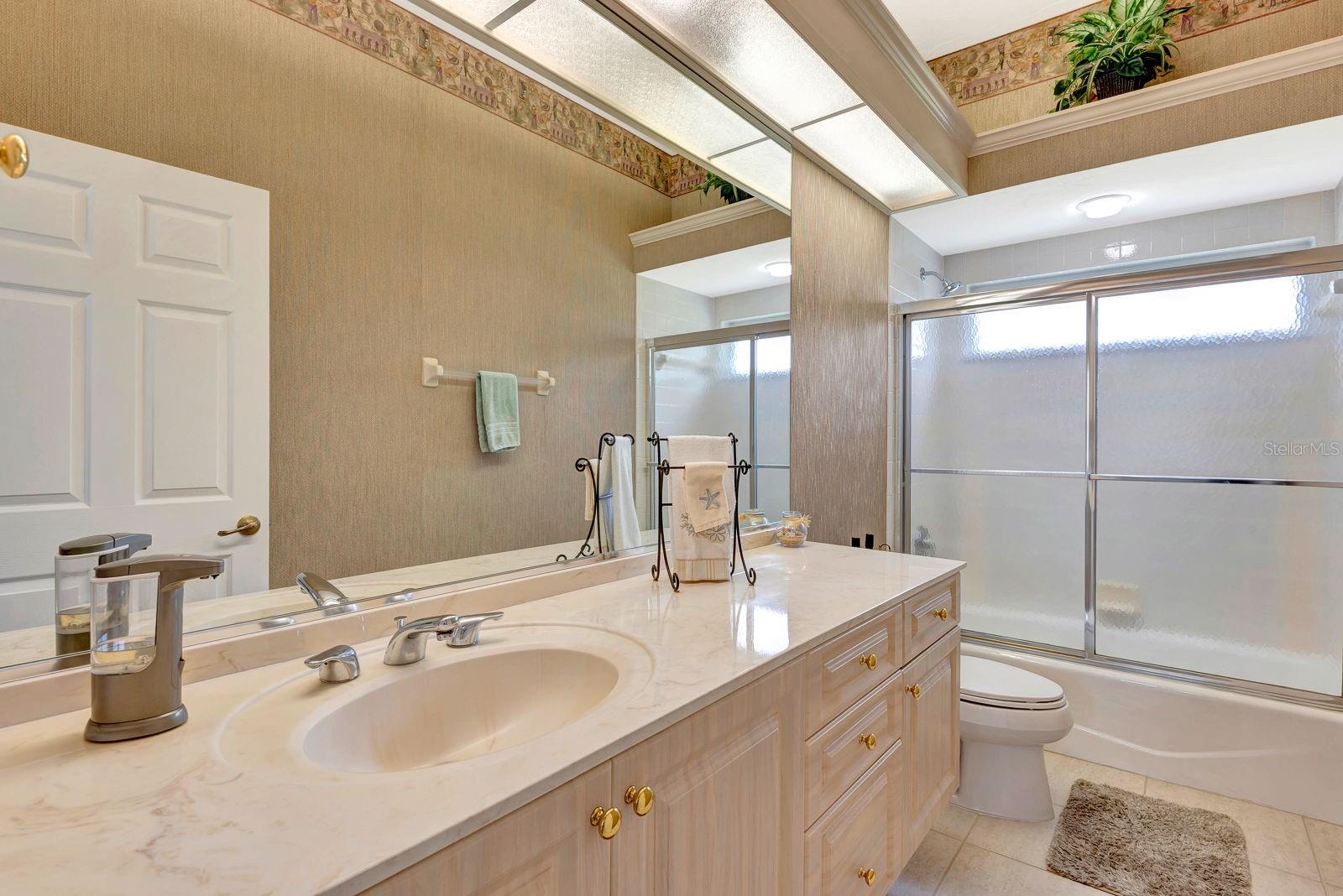 10005 CHERRY HILLS AVENUE CIR