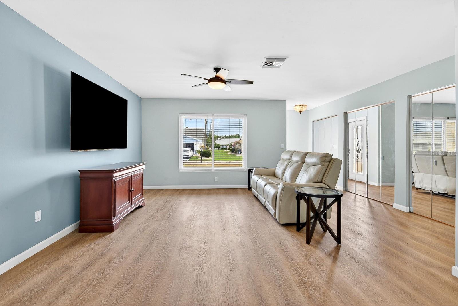 1612 BENTWOOD DR