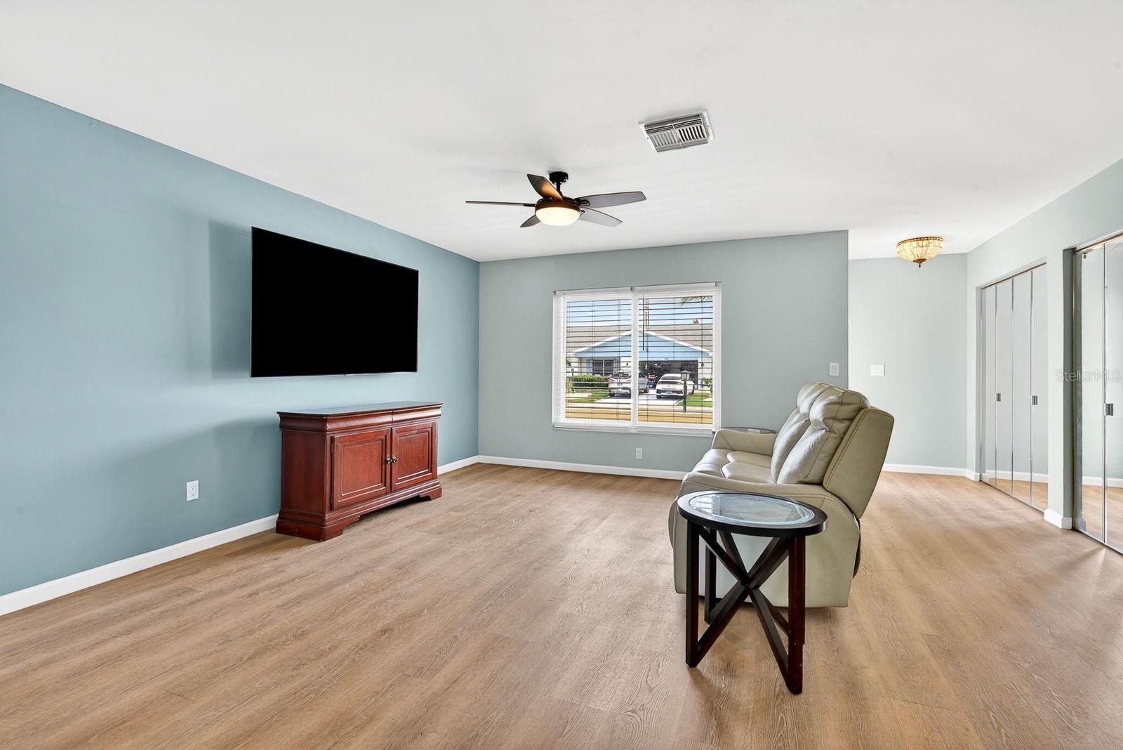 1612 BENTWOOD DR