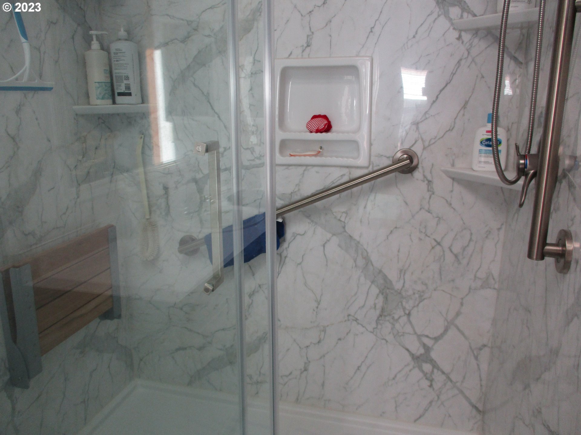 835 SE 1ST AVE Unit: 68