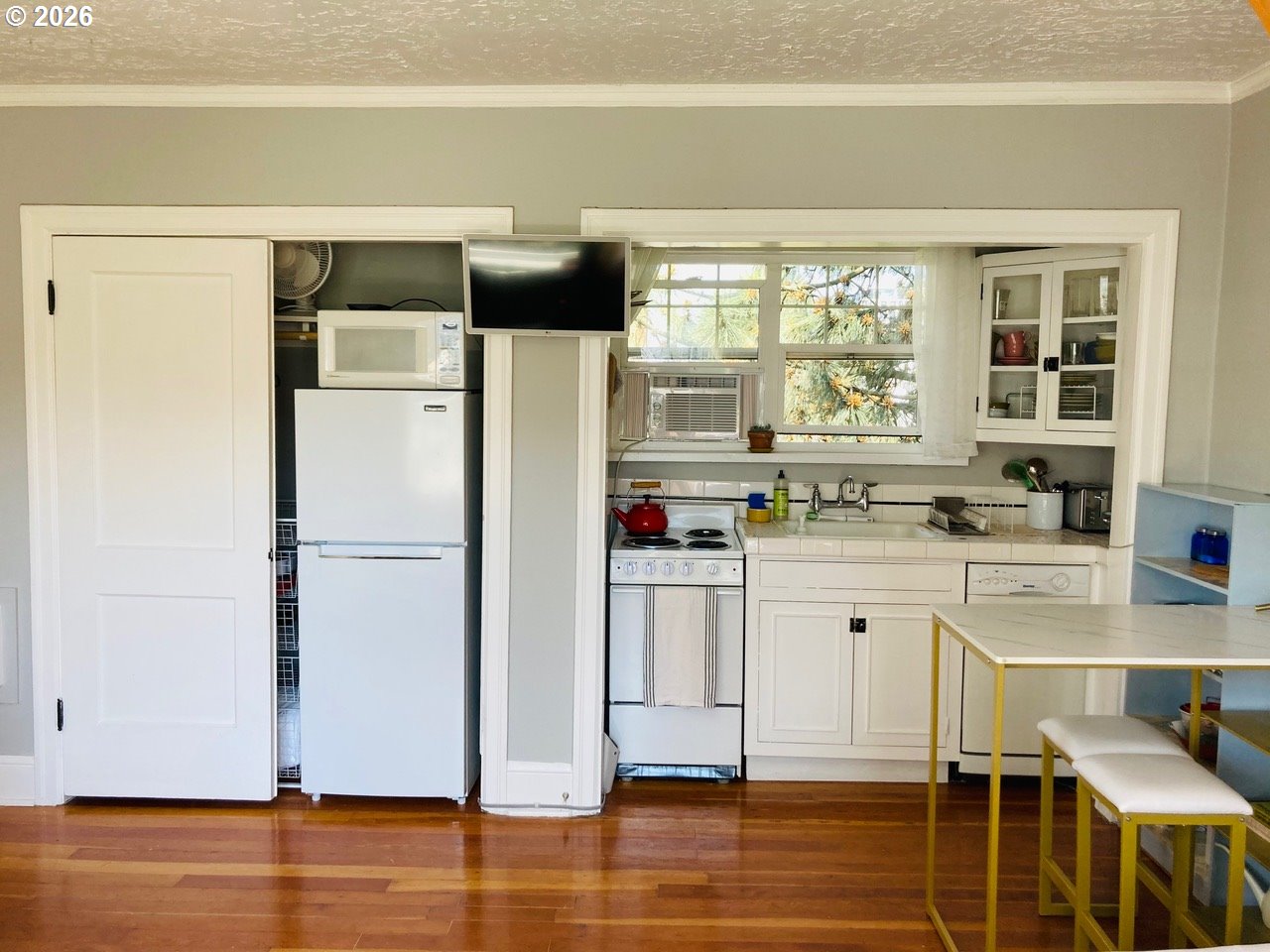 20 NW 16TH AVE #405