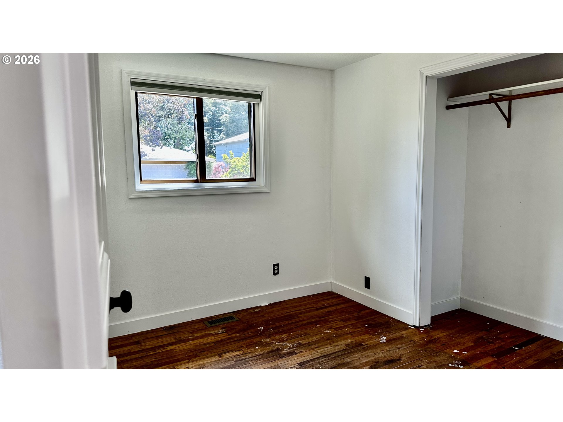 1307 NE 190th PL