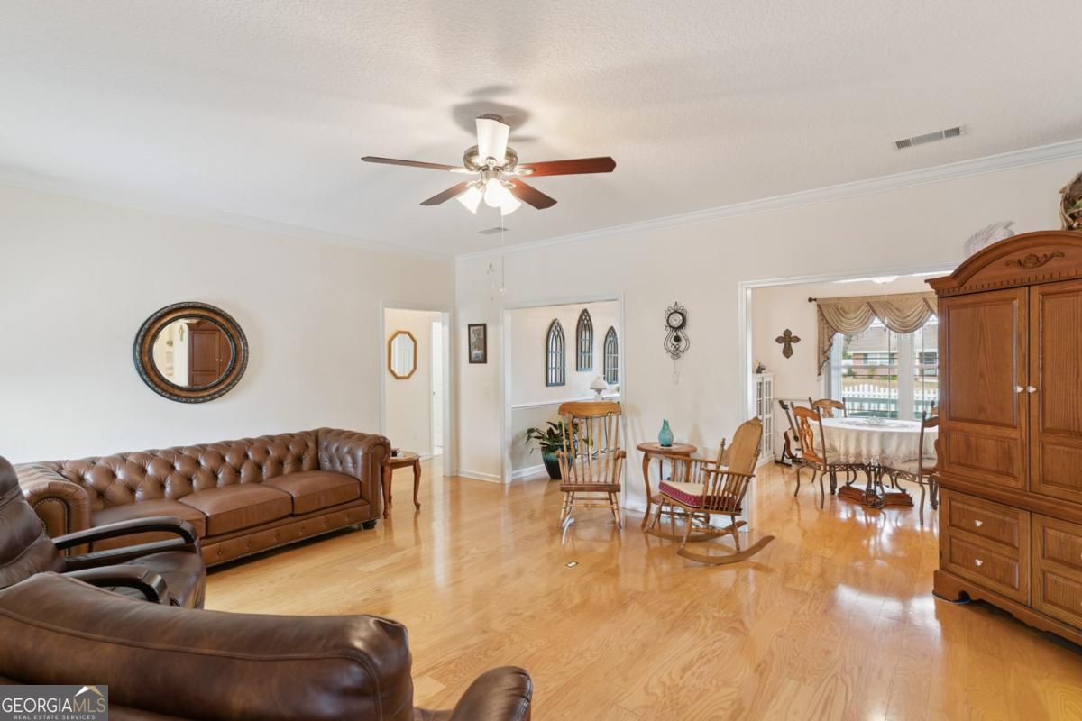 932 Hitching Post Lane