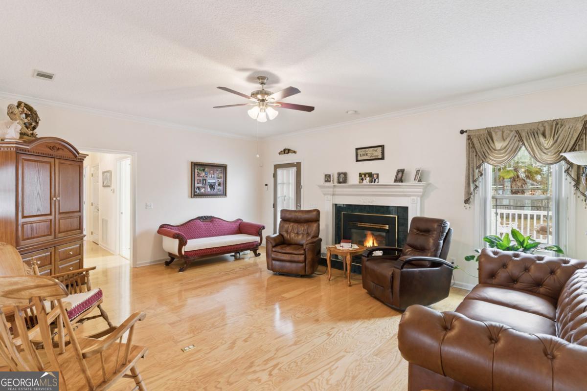 932 Hitching Post Lane