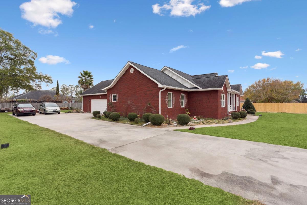 932 Hitching Post Lane