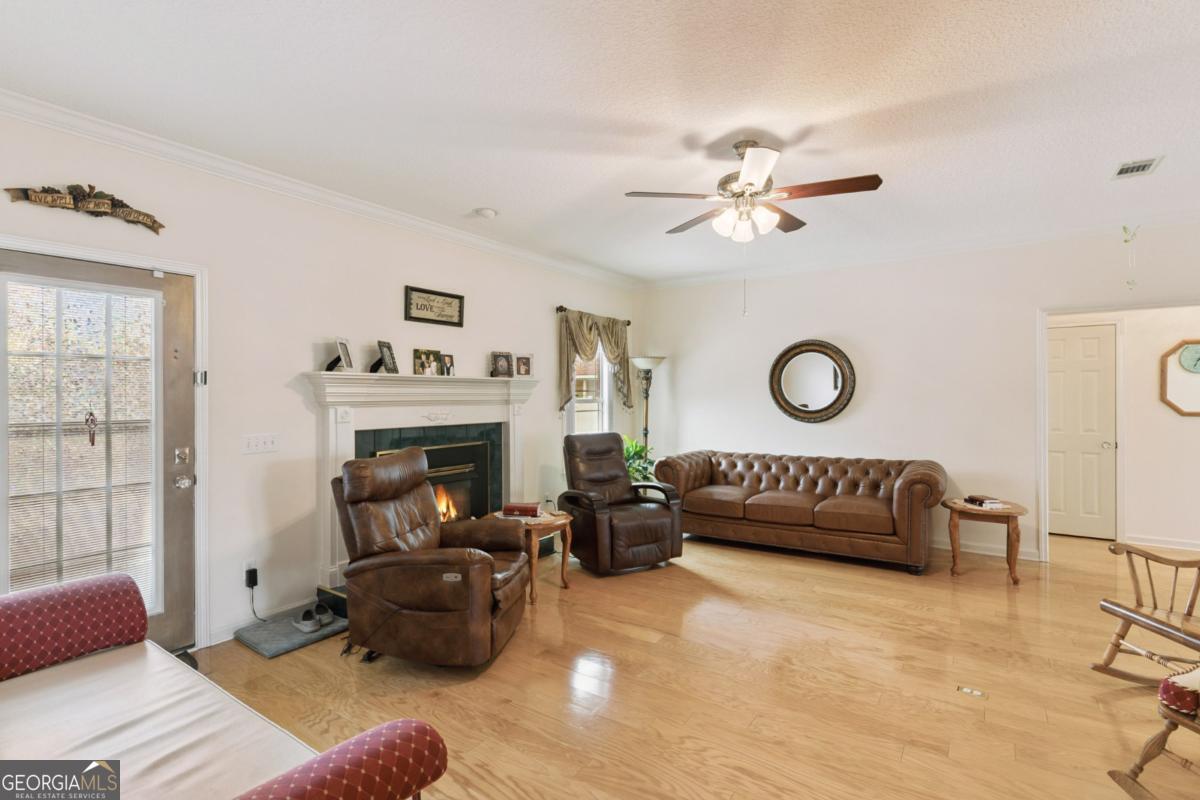 932 Hitching Post Lane