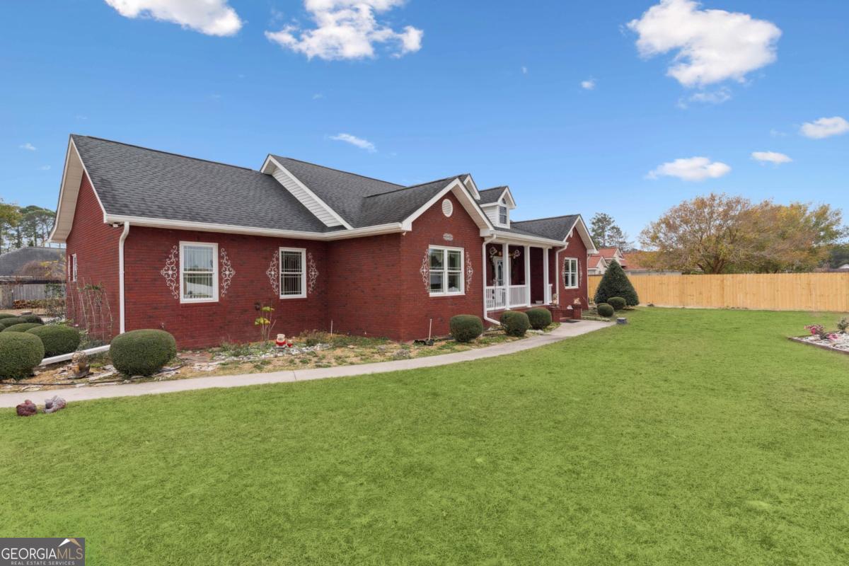 932 Hitching Post Lane