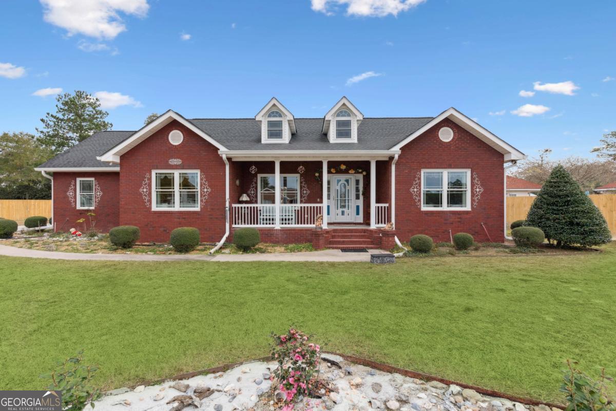 932 Hitching Post Lane