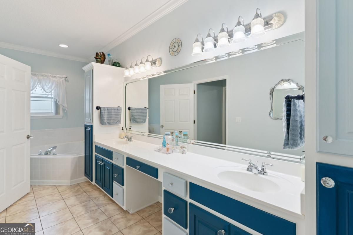 932 Hitching Post Lane