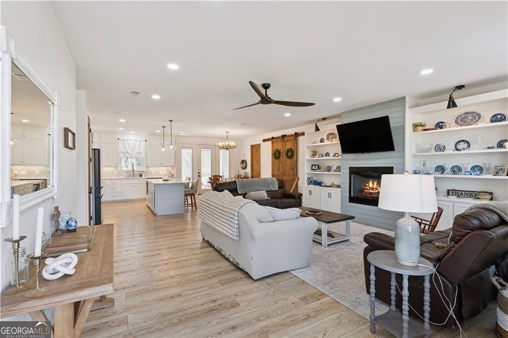 1757 McIntosh Trl SE