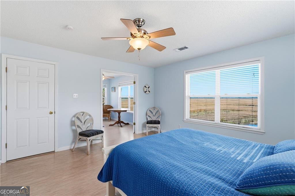 1116 Pleasure Point Lane NE