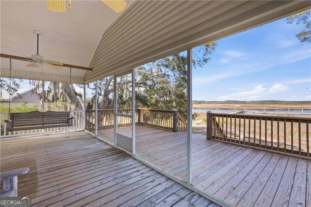 1116 Pleasure Point Lane NE